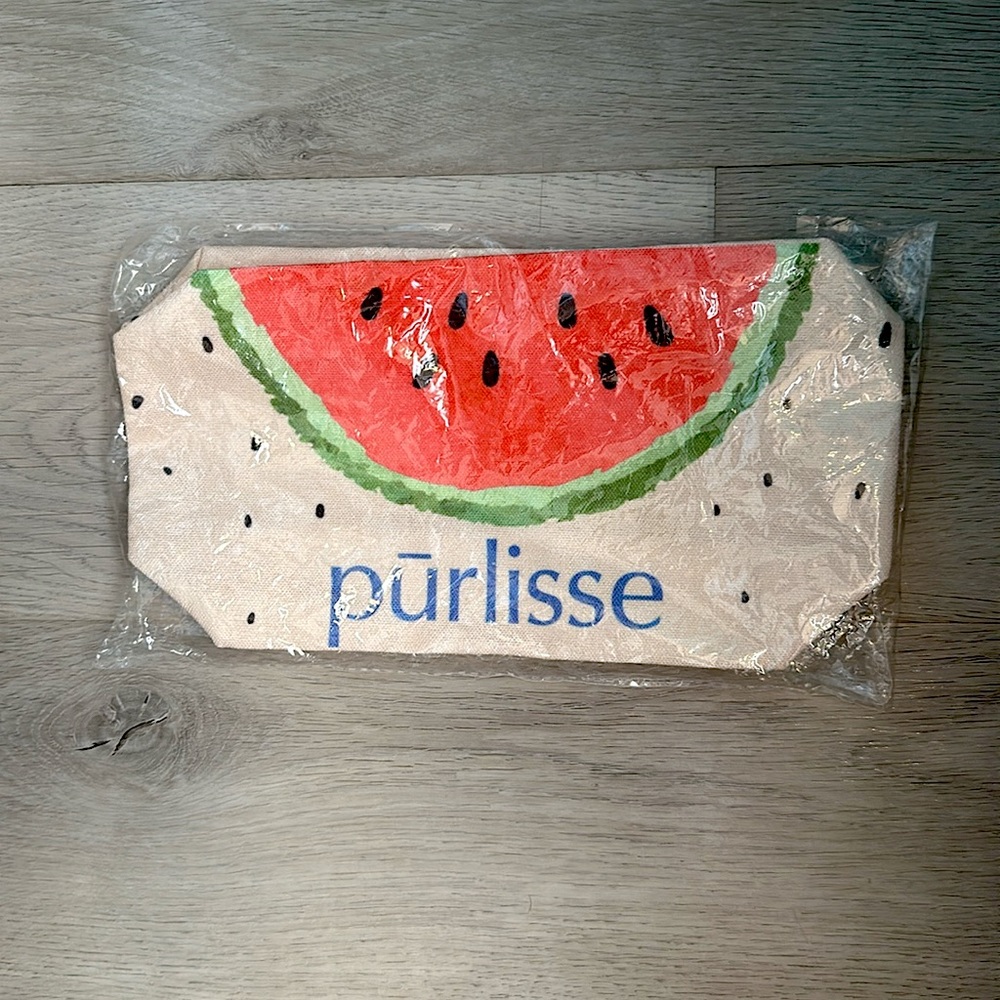 DESIGNED BY PURLIISSE!!!! NWT MAKEUP BAG WITH TOP ZIPPER.